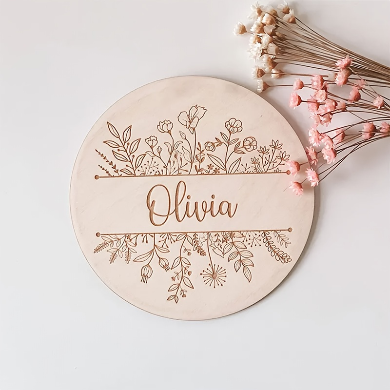 Baby Nursery Sign - Personalisierte Blumen-Gravur Namensplakette, Maßgefertigtes Rundes Holzschild,
