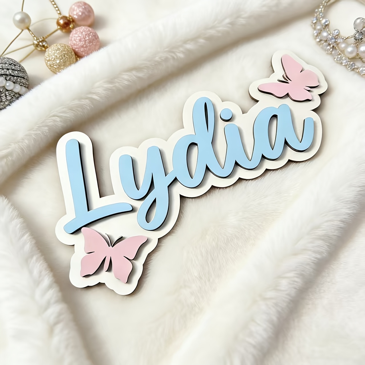Baby Nursery Sign - Personalisiertes blau-rosa Schmetterlings-Namensschild für das Zimmer,